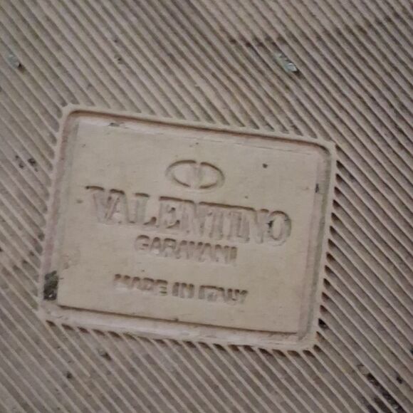 Valentino Garavani Pink Slide Sandals Size 8.5 - Picture 4 of 8